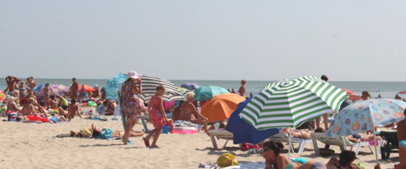 А вот такой пляж около базы отдыха Монтажник